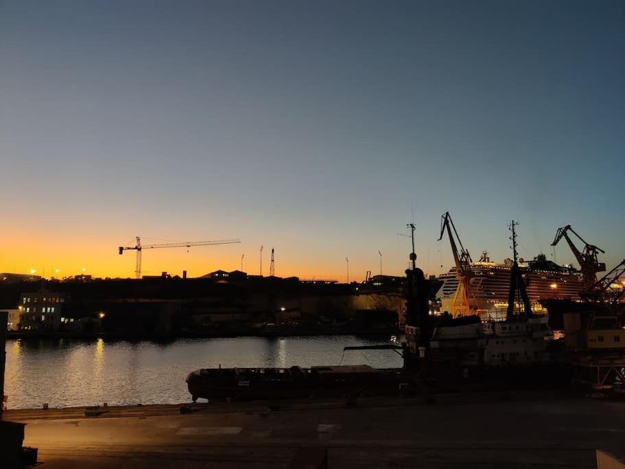 Deck 3 Savynomad Harbour Residences Wow Views Cospicua Exterior foto